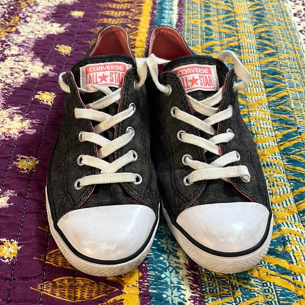 Converse All-Star Women’s Dark Denim-Look Low Tops